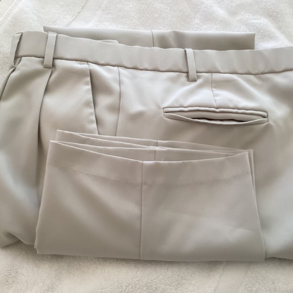 Mens Beige Dockers Golf Slacks Pants Trousers 38x30 - Picture 3 of 5